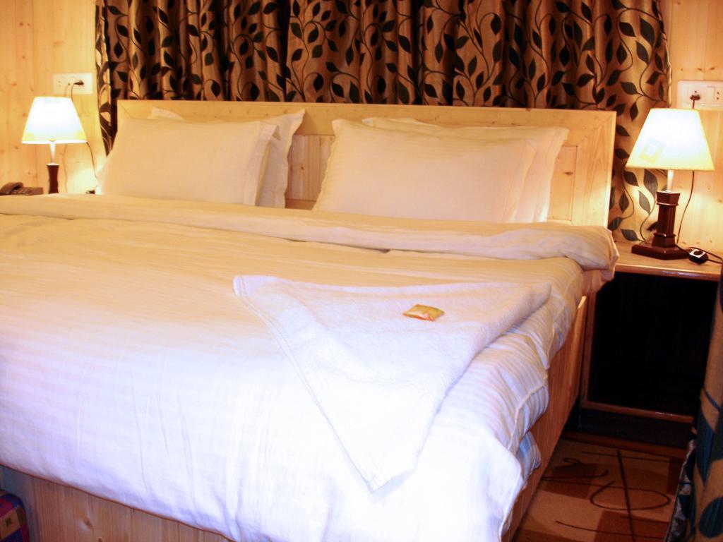 Ikraam Inn Bed & Breakfast Srinagar  Room photo